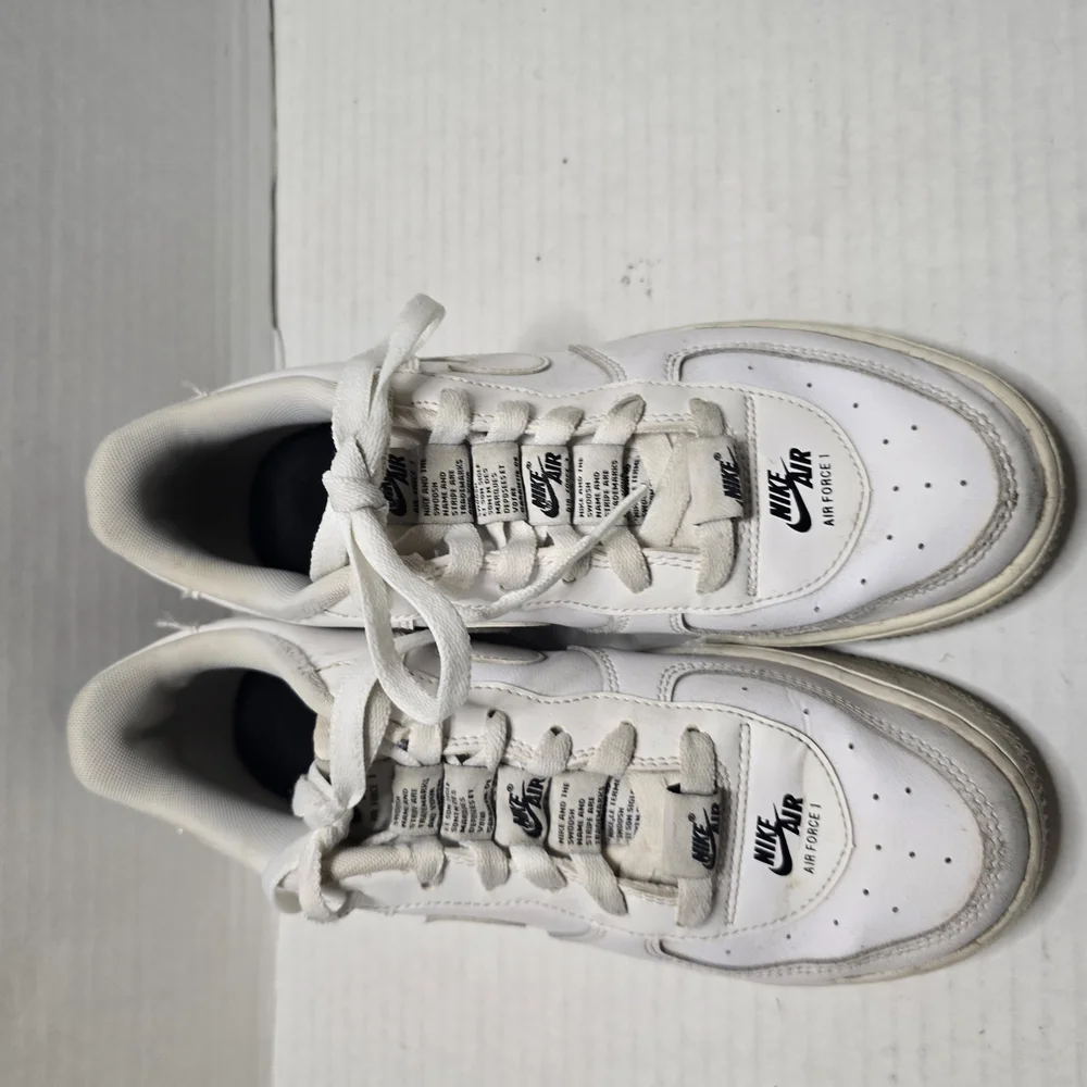 Nike‎ White Sneakers Minimalist Design